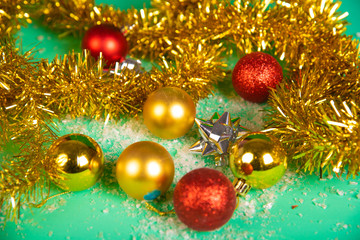 Obraz na płótnie Canvas Decoracion navideña bolas de navidad y arbol celebracion fiestas