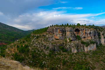 E l Calar , icono natural de la aldea de Benizar, Moratalla (España)