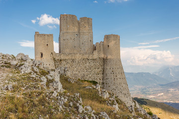 Fototapeta premium The ruins of an old medieval castle, Rocca Calascio, on the Apennine mountains in the heart of Abruzzo, Italy