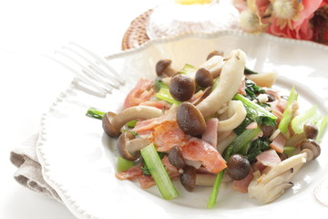 Chinese food, Shimeji mushroom and bacon stir fried