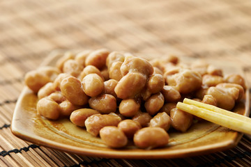 Natto, fermented soy beans with steamed rice 