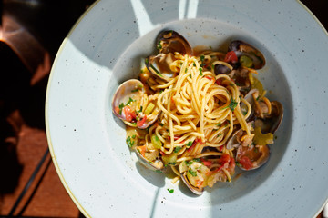 spaghetti with tomato sauce and basil