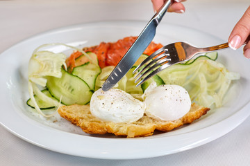 salad with chicken and vegetables