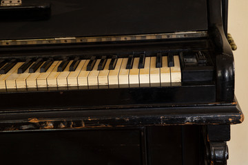 Fototapeta na wymiar keys of an old piano