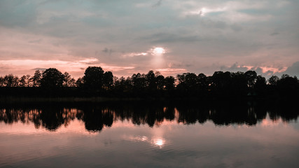 Obraz premium sunset over lake