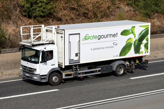Catering Truck Images Browse 16 687 Stock Photos Vectors And Video Adobe Stock