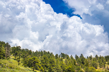 Fototapeta na wymiar Colorado Blue cloudy skies