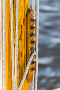 Details klassischer Yachten Mastbeschlag