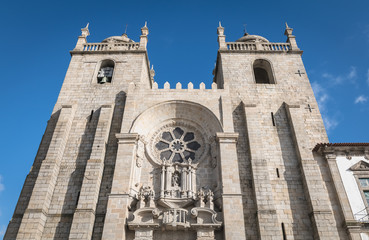 Fototapeta na wymiar architectural detail of the Porto Cathedral, Portugal