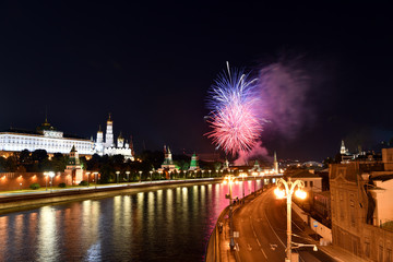 Fototapeta na wymiar fireworks in honor of the holiday in the capital