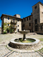 Fototapeta na wymiar Square in medieval fortress town Vigoleno in Emilia-Romagna, Italy