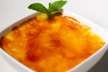 close up creme brulee 
