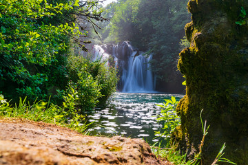 Der wunderschöne Wasserfall von Martin Brod in Bosnien und Herzegowina