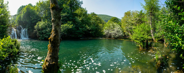 Der wunderschöne Wasserfall von Martin Brod in Bosnien und Herzegowina © Milan
