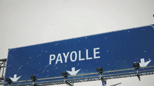 Airplane Landing Payolle in Christmas