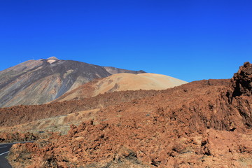 Fototapeta na wymiar Wandern im Urlaub zum Vulkan