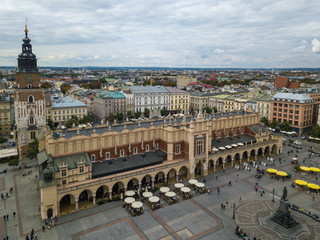 Obraz premium Aerial view of the Cloth Hall in the Main Market Square in Krakow, Poland
