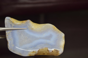  Gemstone is a gemstone that has not yet been divided  Rare and expensive to make.