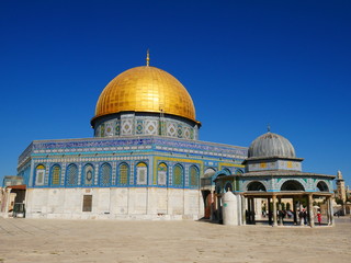 Naklejka premium エルサレムの神殿の丘にある岩のドーム