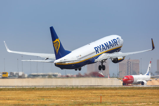 Ryanair Boeing B737-800 Airplane Alicante Airport