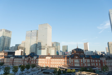 東京都千代田区丸の内の高層ビル群の街並み