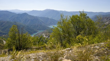 Obraz premium beautiful kozjak lake in northern macedonia