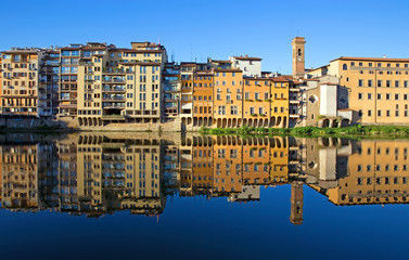 Fototapeta na wymiar View of Arno river in Florence, Italy