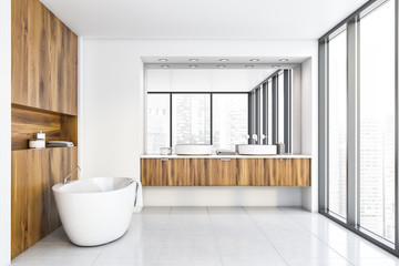 Obraz na płótnie Canvas White and light wooden bathroom interior