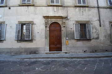 Fototapeta na wymiar Doors and Entrances of Florence Italy