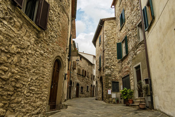 Fototapeta na wymiar Street view of Radda in Chianti, Tuscany. A small typical town in Italy.