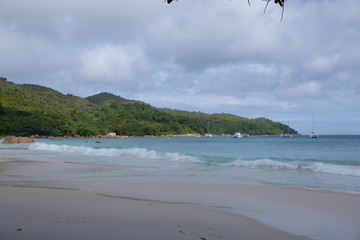 Fototapeta na wymiar Beautiful beach on the Seychelles