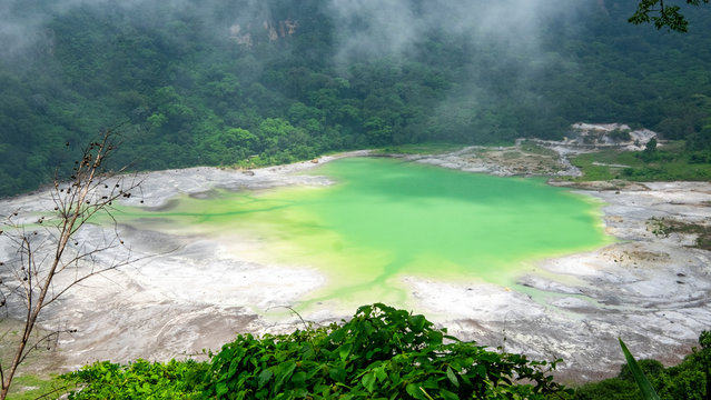 Laguna de Alegria at the Tecapa volcano, El Salvador