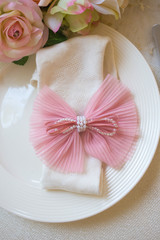 romantic table setting for a wedding