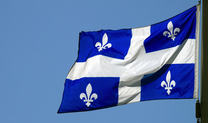 Fototapeta premium flaga quebec kanadyjska kultura francuska maszt montreal niebieski i biały symbol narodowy