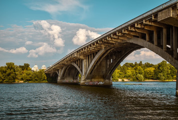 Fototapeta na wymiar bridge across the Dnieper river in the city of Kiev
