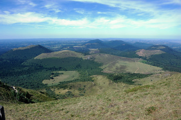 Fototapeta na wymiar Panoramic view of the volcanoes of Auvergne