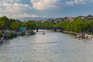 Fototapeta premium Pleasure boats on Kura in Tbilisi