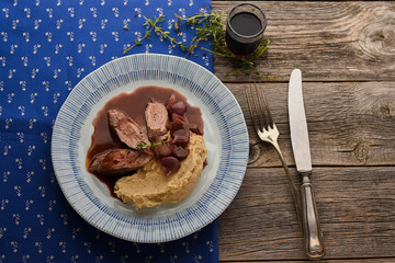 Venison entrecôte with with rosehip sauce and mashed chestnut