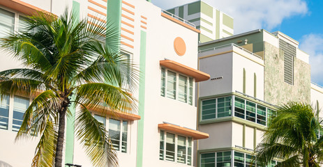 Art Deco building in the Art Deco District in South Beach, Miami - obrazy, fototapety, plakaty
