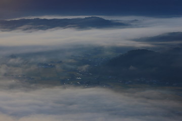 Fototapeta premium 岩手県遠野市 高清水展望台からの雲海