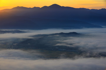 Fototapeta na wymiar 岩手県遠野市　高清水展望台からの雲海