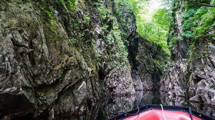 山形県三淵渓谷、ながい百秋湖のボートツーリング