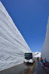 富山県　立山　雪の大谷