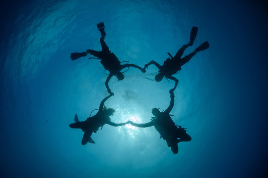 Divers