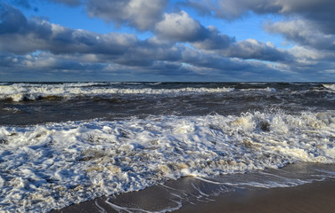 Naklejka na ściany i meble sea ​​beach clouds waves sky sand