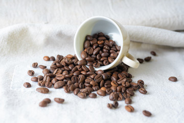 Kaffeetasse mit Kaffeebohnen