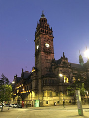 Fototapeta premium Sheffield Town Hall Clock Tower at Dusk