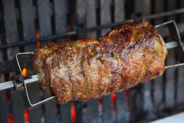 Barbecu - épaule d'agneau désossé