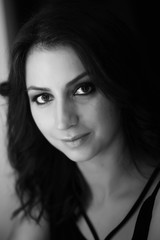 Fototapeta premium Girl doing makeup black and white