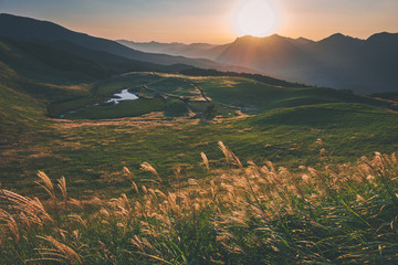 奈良県　曽爾高原のススキと秋の夕景